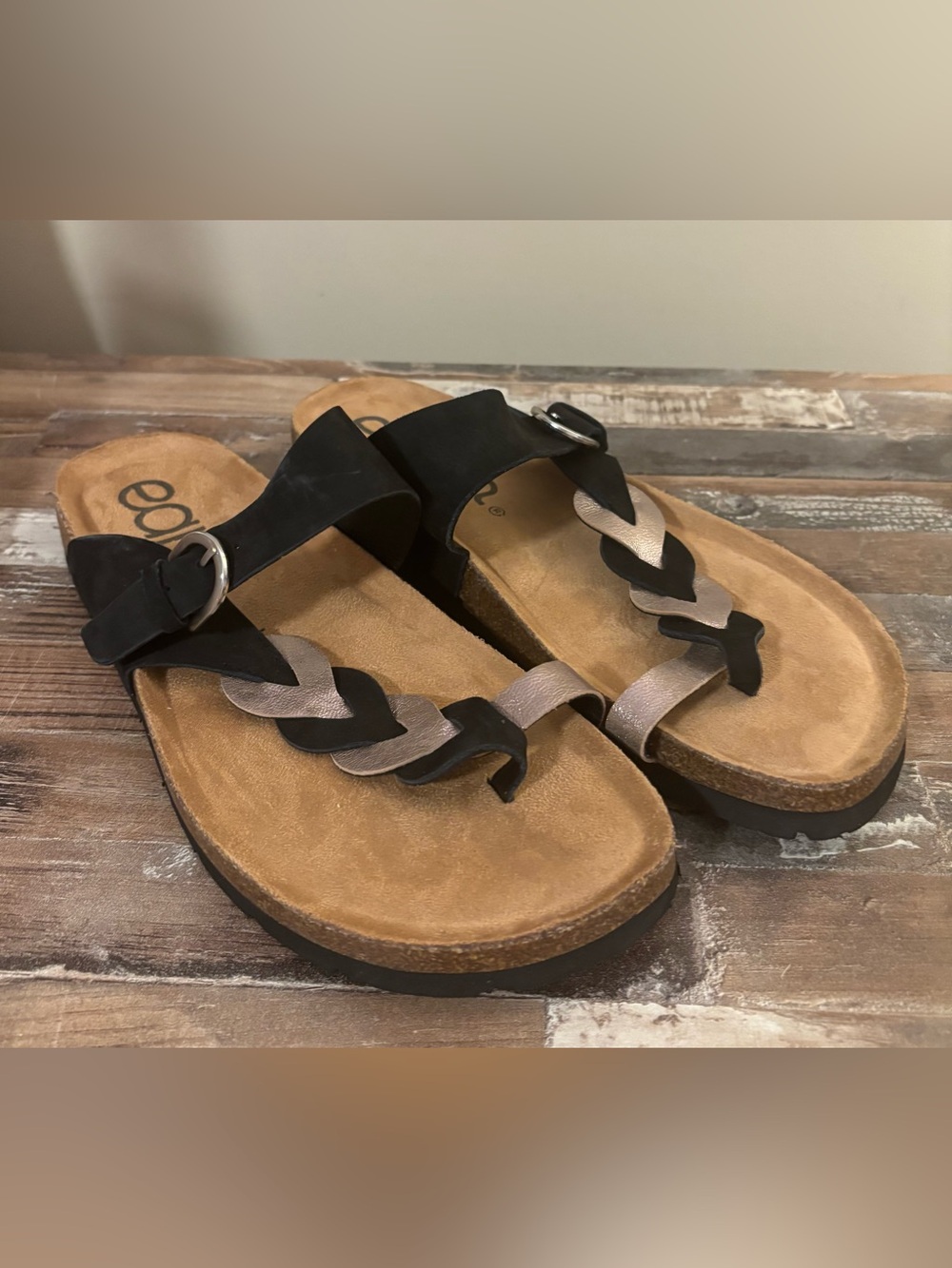 Earth Alyce women's footbed sandals